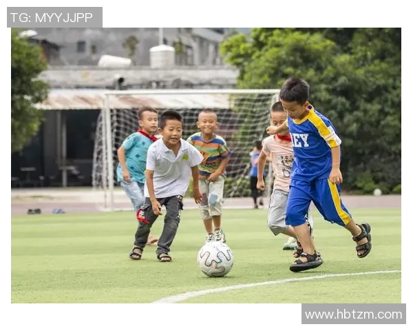 足球课加分政策助力学生全面发展提升运动兴趣与团队合作能力