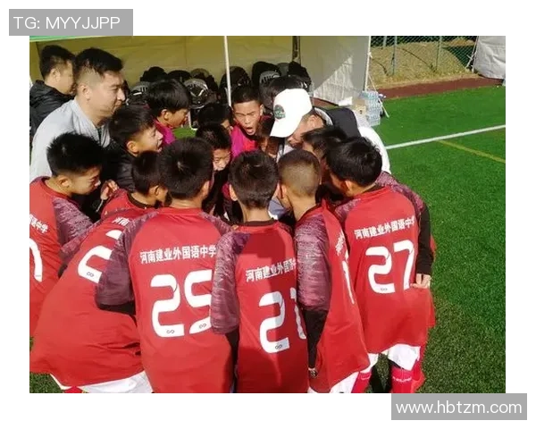 泰国男孩足球的梦想与奋斗：从小场地到国际赛场的成长之路