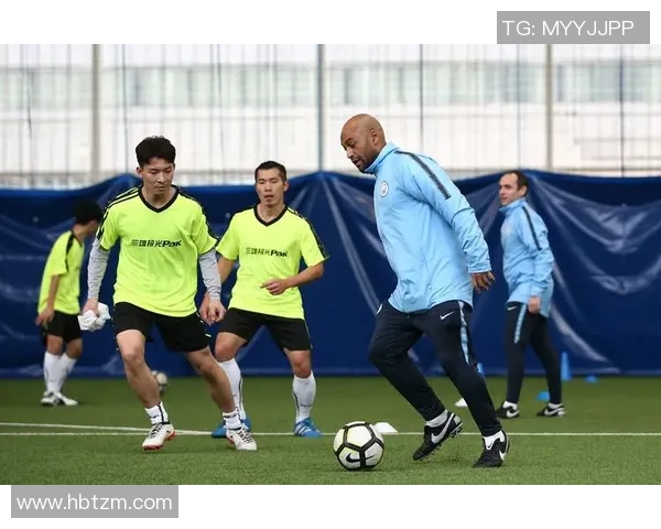 足球二货的奇妙冒险：从菜鸟到球场英雄的成长之路